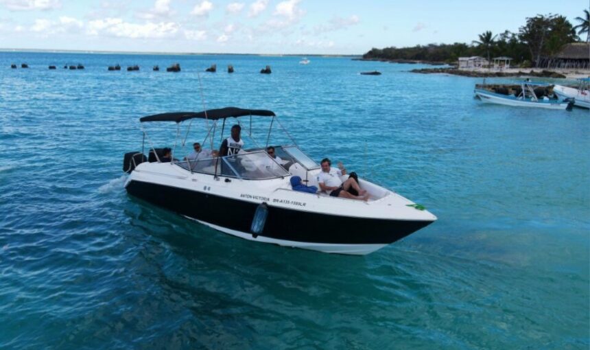 SAONA SNORKEL PRIVATE SPEED BOAT 8 pax